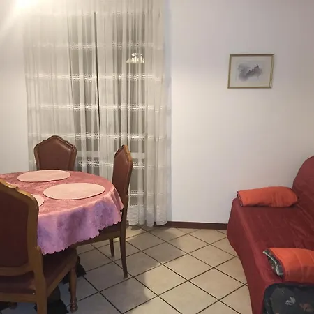 公寓 Seaesta Al Lungolago 波尔莱扎